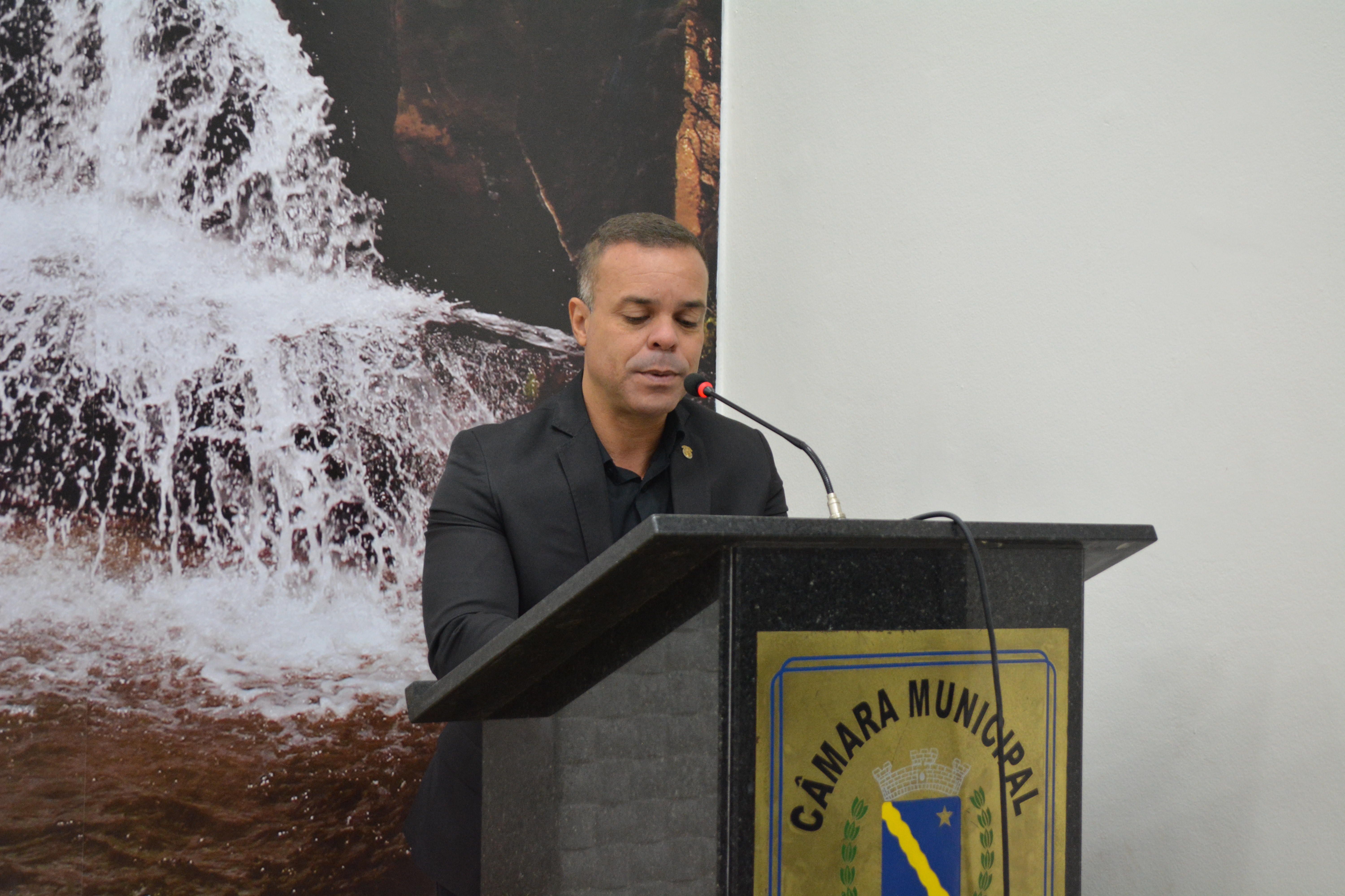 Vereador solicita informações sobre valorização e condições de trabalho dos Inspetores de Alunos da rede municipal