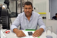 Vereador solicita melhorias em via pública próximo a escola no Jardim Serrano   