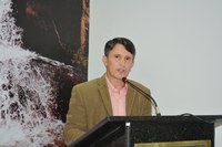 Vereador solicita melhorias em vias públicas da cidade