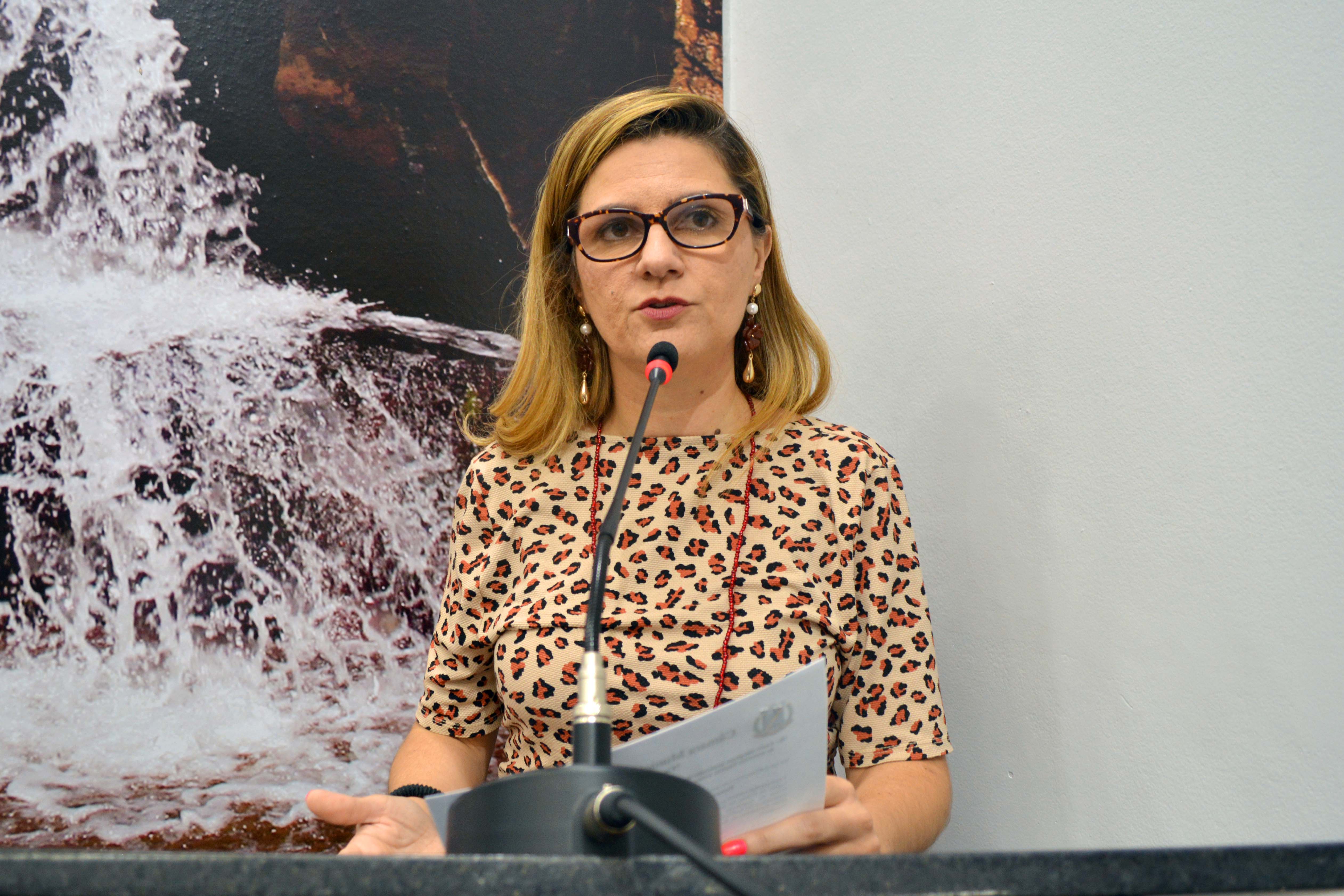 Vereadora busca mais estrutura para praticantes de capoeira na cidade