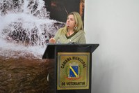 Vereadora cobra cumprimento de acordo para regularização de AVCBs nas escolas municipais