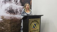 Vereadora cobra informações sobre renovação de kits de cama, banho e babadores utilizados nos CMEIs e nas UPAs