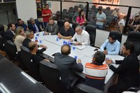 Vereadores cobram secretários sobre fechamento da UPA Infantil, futuro da UTI Neonatal e falta de medicamentos na rede pública