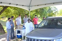 Frente Parlamentar visita pontos de vacinação drive thru em Votorantim